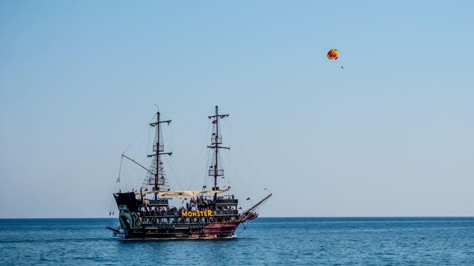 lindberg jolly roger pirate ship instructions